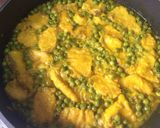 Foto del paso 4 de la receta Tintorera con guisantes en amarillo