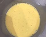 Une image de l'étape 2 de Omelette à la crème fraîche et au gruyère.