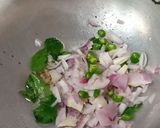 A picture of step 2 of Samolina Upma.