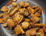 A picture of step 2 of Braised Pork Ribs with Potatoes.
