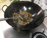 Hình bước làm 3 của món Lươn xào Thượng Hải