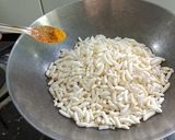 A picture of step 3 of Murmura bhel.