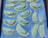 Foto del paso 5 de la receta: Empanadillas de espinacas, bacon y queso de cabra