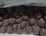 A picture of step 4 of Bubble Oreo Chocolates.