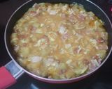 Foto del paso 7 de la receta: 🍳 Tortilla de patatas con queso, chorizo y bacon