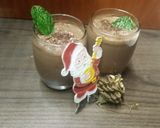 A picture of step 2 of Santa's Red Velvet Tea Shake.