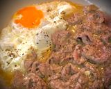 Hình bước làm 4 của món Bò Trứng Ốp La