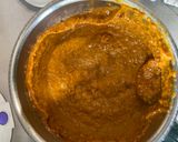 A picture of step 2 of Paneer roll gravy.