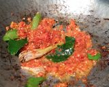 Foto langkah ke 1 dari resep Cumi Kangkung Saus Padang.