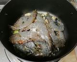 รูปขั้นตอนการทำที่ 1 ของ กุ้งอบเกลือและสมุนไพร