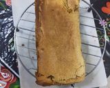 A picture of step 4 of Walnut stuffed travel cake.