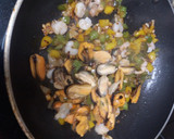 Foto del paso 2 de la receta: Merluza rellena de mariscos