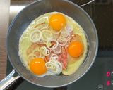 Ham and eggs póréhagymával recept fázis 2 fotója