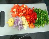 Foto langkah ke 2 dari resep Tumis Cumi Asin.