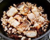 Foto del paso 11 de la receta: Merluza en salsa de cebolla y moixernons con fessolets