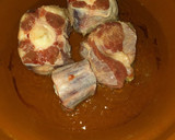 Foto del paso 2 de la receta: Tajín de carne de ternera con gombos y salsa de tomate - Mlokhiya