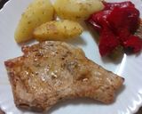 Foto del paso 5 de la receta: Chuletas de cerdo a la plancha con papas salteadas y pimientos asados