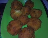 A picture of step 9 of Crispy egg potato cutlet.