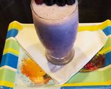 A picture of step 2 of Black Grape Smoothie.