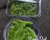 A picture of step 1 of Snow Peas Stir Fry.