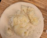 A picture of step 2 of Stuffed coconut Flower.