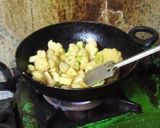 আলু ফুলকপির তরকারি (Aloo Fulkopir tarkari recipe in bengali) রেসিপি ধাপ - 2 ছবি