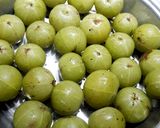 आंवला मुरब्बा(amla Murabba recipe in Hindi) रेसिपी चरण 2 फोटो