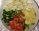 A picture of step 3 of Lettuce salad.