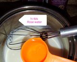 A picture of step 3 of Rose Mahalabiya.