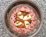 Foto del paso 5 de la receta: Tarta de atún en masa de remolacha