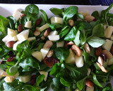 Foto del paso 2 de la receta: Ensalada de canónigos queso de cabra y frutos secos