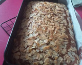 Foto del paso 7 de la receta: Bizcocho de turrón y láminas de almendra