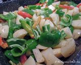 Foto del passaggio 2 della ricetta Straccetti di cavallo con contorno di Patate e Peperoni al forno