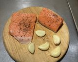 Foto del paso 1 de la receta: Salmón al Ajo 🧄 con mantequilla 🧈