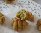 Foto langkah ke 4 dari resep Kue Garpu Bayam Keju.