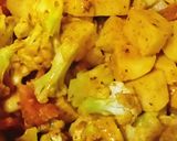 A picture of step 2 of Gobhi aloo.