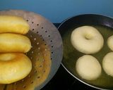 Foto langkah ke 13 dari resep Donat menul tanpa cetakan.