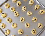 Foto langkah ke 3 dari resep Kue Semprit Susu.