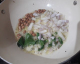 A picture of step 2 of Kanda Poha.