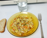 Foto del paso 2 de la receta: Cena caliente día 2>Segundo>Revuelto de huevo, surimi, perejil y cebolla