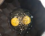 Foto del paso 5 de la receta: Omelette de queso, cebolla, choclo y champignones