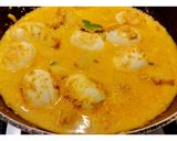 A picture of step 5 of Egg curry with bell peppers.