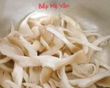 Hình bước làm 4 của món Canh chay đậu hủ nấm và cà chua