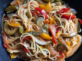 Espaguetis con verdura y soja
