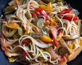 Foto del paso 6 de la receta: Espaguetis con verdura y soja
