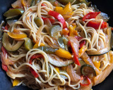 Foto del paso 6 de la receta: Espaguetis con verdura y soja