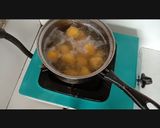 Foto langkah ke 3 dari resep Klepon Labu Kuning isi Gula Merah.