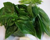 Foto del paso 3 de la receta: Pesto de albahaca con piñones y nidos de espinaca