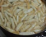 Foto del paso 2 de la receta: Una salchipapa o panchos con papas🤪