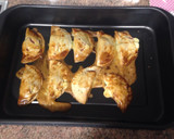 Foto del paso 3 de la receta: Empanadillas de mortadela y queso al horno
